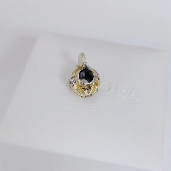 Pandora Mickey Mouse Pumpkin Charm with box - Picture 6 of 7